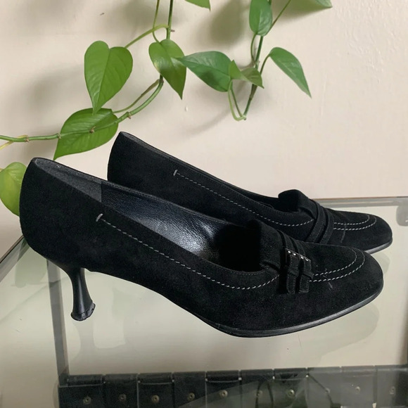 Stuart Weitzman Black Suede Heels Size 7.5 B Goth Victorian Witchy 90's Classic - Picture 15 of 16